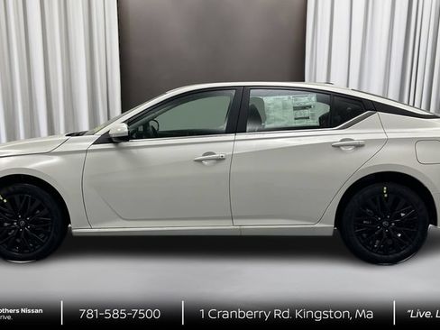 New 2026 Nissan Altima 2.5 SV w/ SV Special Edition Package AWD/4WD image 8