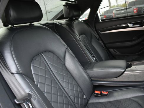 Used 2015 Audi S8 image 29