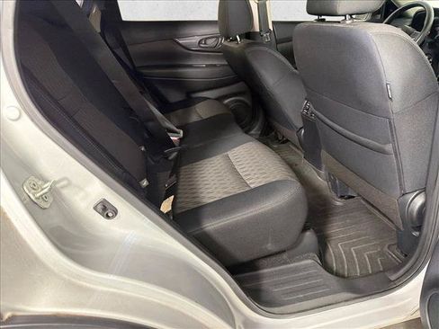 Used 2020 Nissan Rogue S FWD image 15