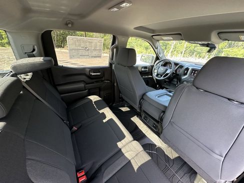 New 2025 Chevrolet Silverado 1500 Custom image 19