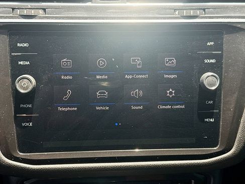 Used 2019 Volkswagen Tiguan SE AWD/4WD image 14