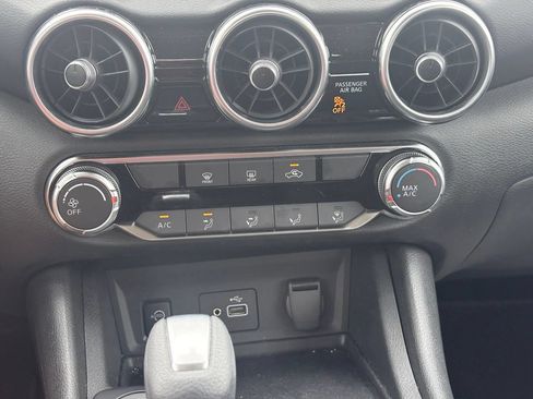 Used 2025 Nissan Sentra S FWD image 11