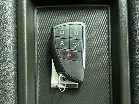 Used 2024 GMC Sierra 1500 SLT AWD/4WD image 23