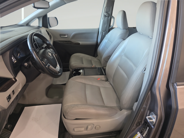 Used 2016 Toyota Sienna XLE w/ Outdoor Package AWD/4WD image 12