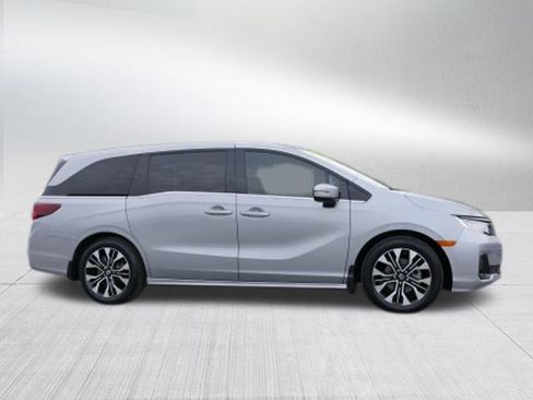 Used 2025 Honda Odyssey Elite image 2