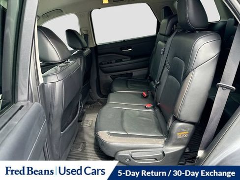Used 2023 Nissan Pathfinder SL AWD/4WD image 31