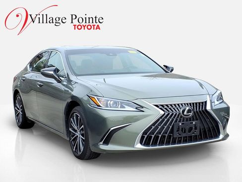 Used 2024 Lexus ES 350 350 w/ Premium Package image 3