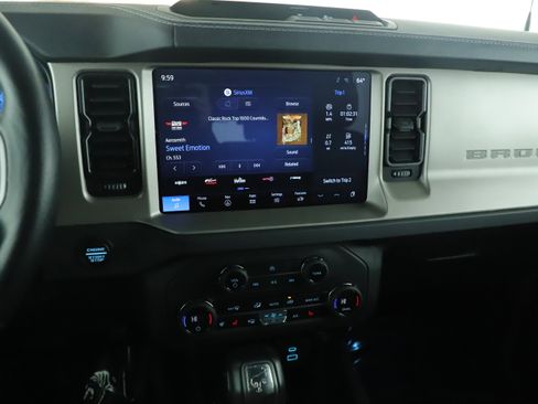 Used 2025 Ford Bronco Outer Banks image 18