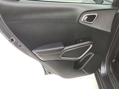 Used 2025 Kia Soul LX w/ LX Technology Package image 20