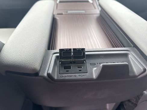 Used 2021 Toyota Sienna XLE image 20