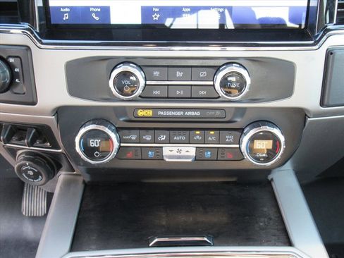 Used 2022 Ford F250 Lariat w/ Chrome Package image 24