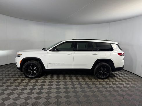 Used 2025 Jeep Grand Cherokee L Altitude AWD/4WD image 9