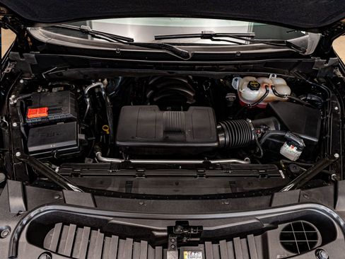 Used 2025 GMC Yukon XL Denali w/ Denali Reserve Package image 31