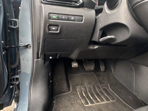 Used 2025 Nissan Sentra SV w/ All-Weather Package FWD image 12