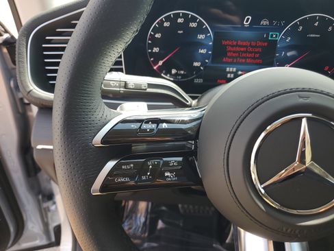 Certified 2026 Mercedes-Benz GLS 450 4MATIC image 34