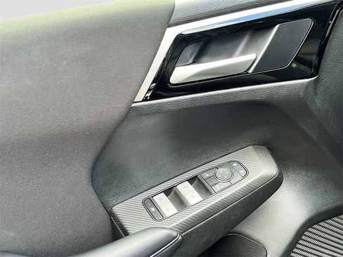 Used 2024 Mitsubishi Outlander ES image 16