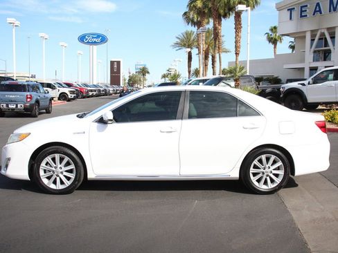Used 2014 Toyota Camry XLE w/ Leather Package FWD image 4