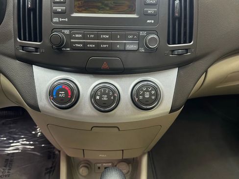 Used 2009 Hyundai Elantra GLS image 14