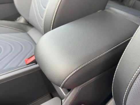 New 2026 Volkswagen Tiguan SE R-Line image 17