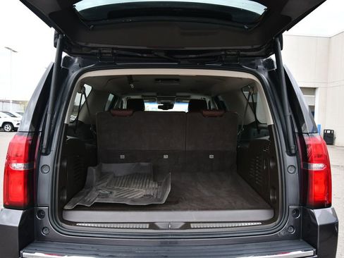 Used 2018 Chevrolet Suburban Premier AWD/4WD image 7