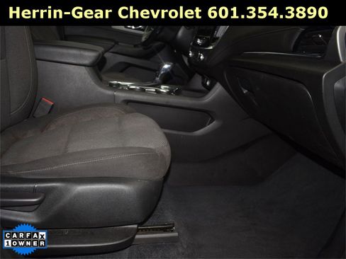 Used 2023 Chevrolet Traverse LT image 21
