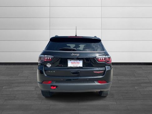 Used 2022 Jeep Compass Trailhawk w/ Sun and Sound Group AWD/4WD image 4
