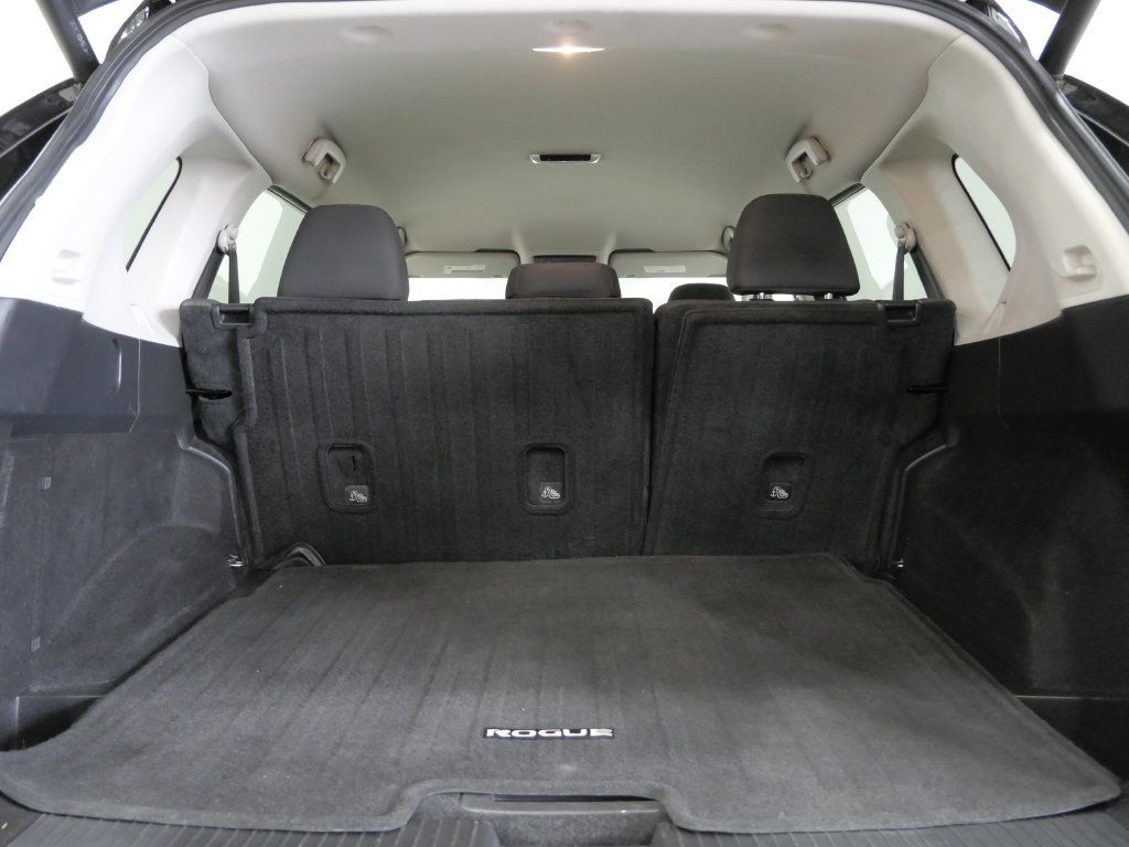Used 2025 Nissan Rogue SV AWD/4WD image 25