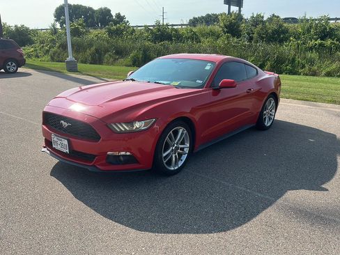 Used 2015 Ford Mustang Coupe RWD image 7