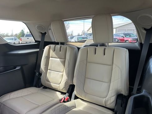 Used 2018 Ford Explorer Platinum image 24