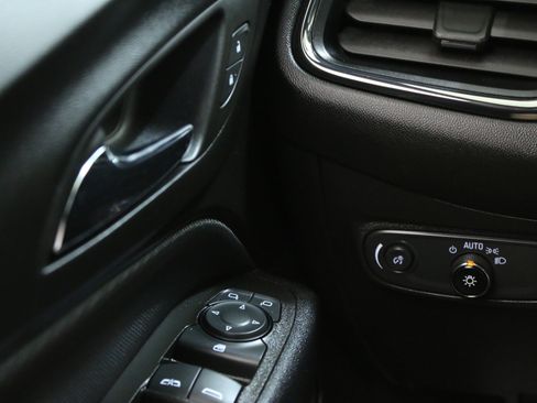 Used 2023 Chevrolet Equinox RS image 16