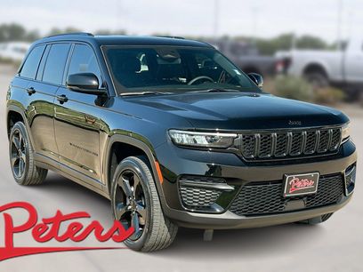 Used 2023 Jeep Grand Cherokee Altitude