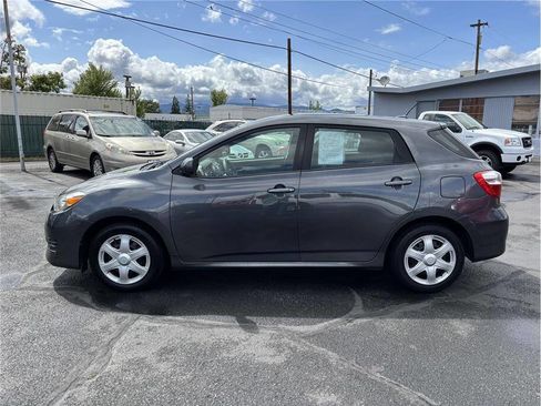 Used 2010 Toyota Matrix image 2