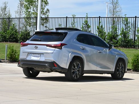 Used 2023 Lexus UX 250h F Sport FWD image 8