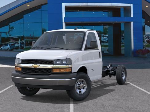 New 2026 Chevrolet Express 3500 w/ Power Convenience Package RWD image 33