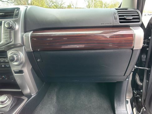 Used 2018 Toyota 4Runner Limited AWD/4WD image 22