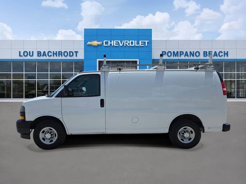 Used 2020 Chevrolet Express 2500 w/ Communications Package RWD image 4
