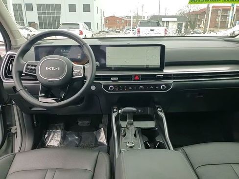 Used 2025 Kia Sorento S w/ Panoramic Sunroof Package image 25