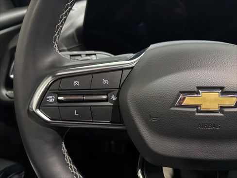 Used 2025 Chevrolet Traverse LT w/ Driver Confidence Package image 12