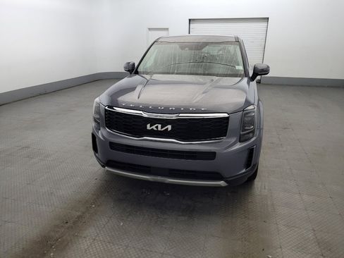 Used 2022 Kia Telluride LX FWD image 15