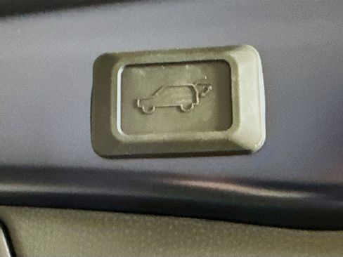 Used 2025 Toyota RAV4 XLE w/ Convenience Package image 29