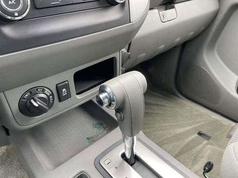 Used 2016 Nissan Frontier SV AWD/4WD image 30