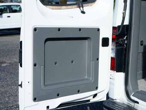 Used 2021 Nissan NV 3500 SL image 9