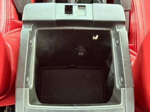 Used 2016 Jeep Wrangler Unlimited Rubicon w/ Connectivity Group AWD/4WD image 24