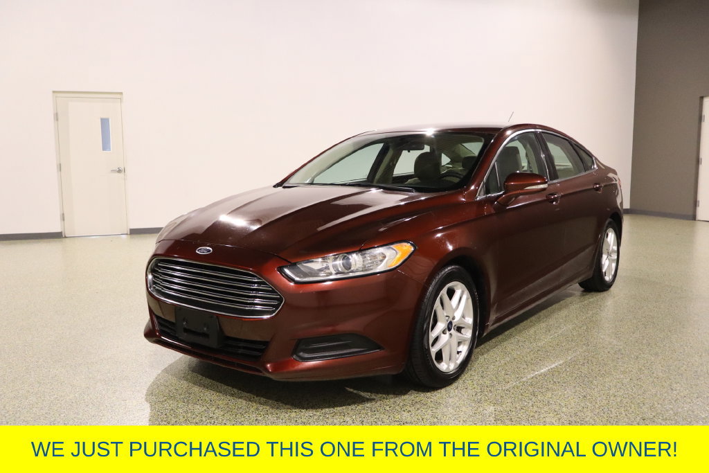 Used 2016 Ford Fusion SE FWD image 4