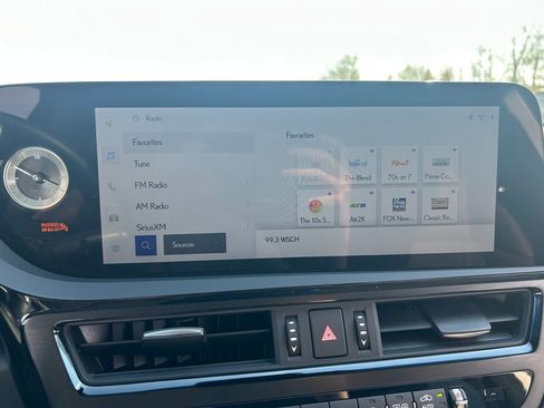 Used 2025 Lexus ES 350 w/ Accessory Package (Z1) FWD image 12