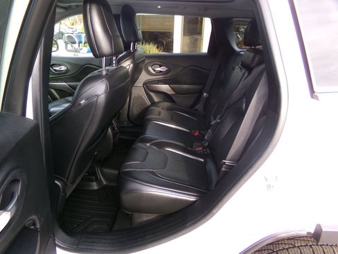 Used 2020 Jeep Cherokee Limited image 20