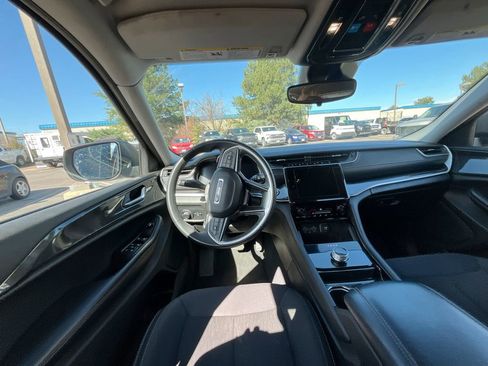 Used 2023 Jeep Grand Cherokee L Laredo image 31