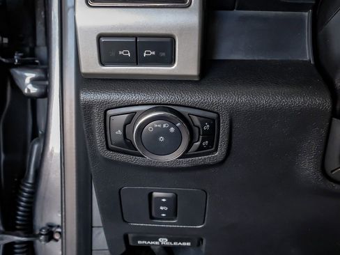 Used 2019 Ford F350 Lariat w/ Chrome Package image 24