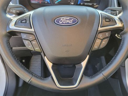 Used 2024 Ford Edge SEL image 16