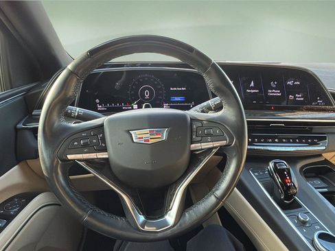 Used 2024 Cadillac Escalade Premium Luxury RWD image 13